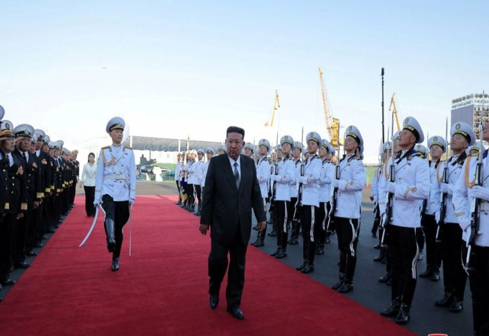 DICTATORUL NORD-COREEAN, SCANDALIZAT DE EȘECUL LANSĂRII LA APĂ A UNEI NAVE DE RĂZBOI