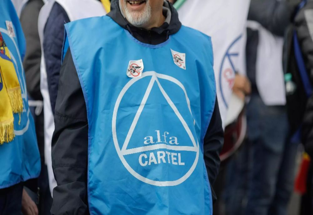 PROTESTUL SĂRĂCIEI, LA COTROCENI. PRINTRE REVENDICĂRI, REDUCEREA SUBVENȚIILOR ȘI ELIMINAREA PRIVILEGIILOR PENTRU PARTIDE ȘI PARLAMENTARI