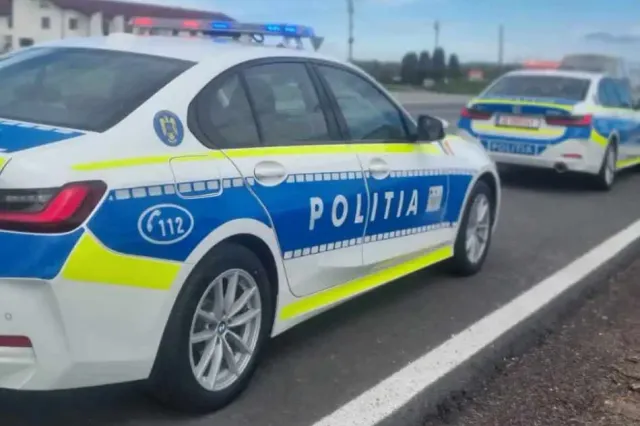 Accident grav în Vrancea. Un șofer de 28 de ani a intrat cu mașina într-un cap de pod după ce ar fi încercat să evite un câine