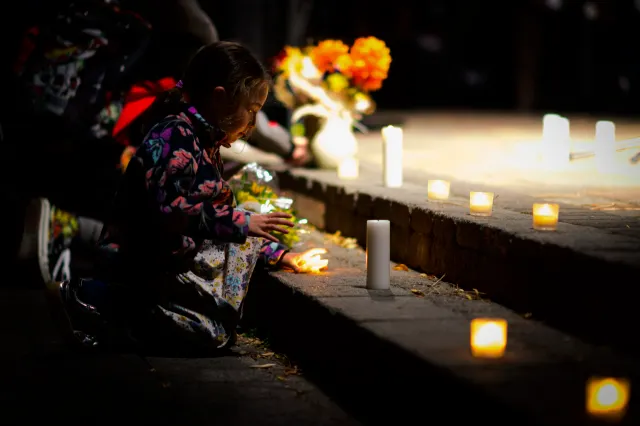 Atac armat într-o școală primară din SUA: trei copii și un profesor au fost uciși. Atacatorul avea 16 ani