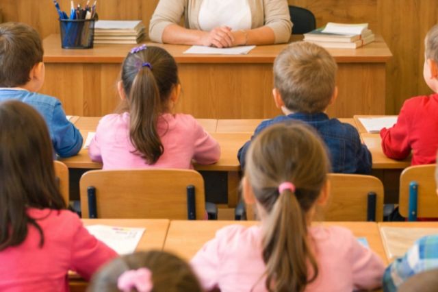 Elevii şi preşcolarii intră în vacanţa de primăvară