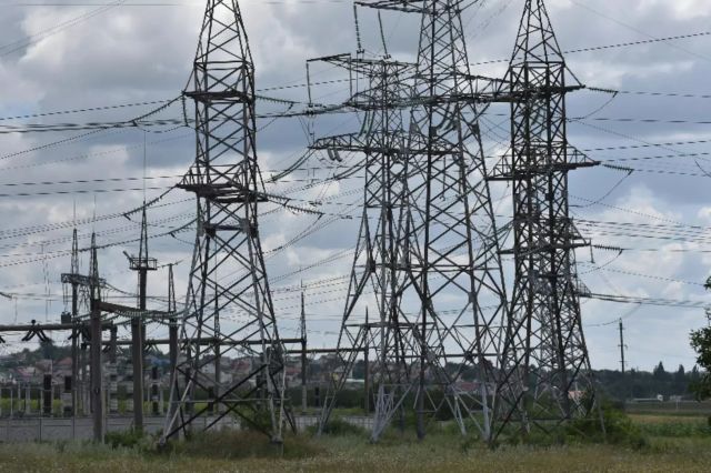 Alertă energetică în Republica Moldova. Principala linie prin care se importă curent electric din România este întreruptă