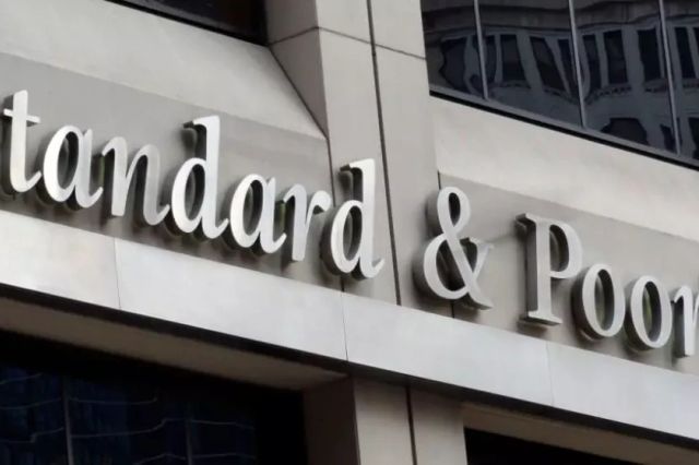 Avertismentul S&P: România intră într-o perioadă economică dificilă, creștere zero în 2026