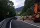 Se circulă pe ambele sensuri pe DN 2D, la Lepșa. Stâncile căzute au fost îndepărtate