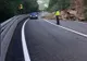 ULTIMA ORĂ   Atenție, șoferi! Bolovani căzuți pe DN2D
