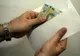 ULTIMA ORĂ Un polițist vrâncean a refuzat o mită de 5 mii de lei