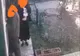 VIDEO Gest revoltător - și-a însușit un portofel iar acum Poliția e pe urmele ei