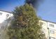 VIDEO Incendiu puternic la mansarda unui bloc de pe Strada Teiului din Focșani